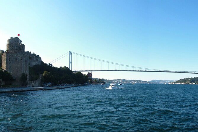 Golden Horn and Bosphorus Boat Tour in Istanbul - A Dive Into the Experience: What to Expect