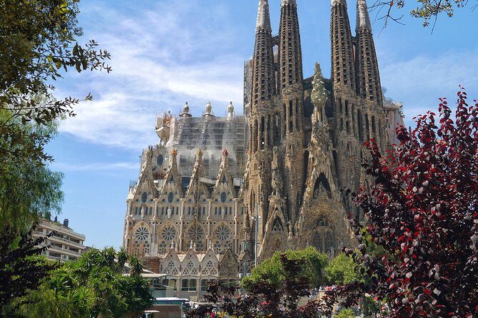 Golden Hour in Gaudi's Sagrada Familia with expert Guide - Frequently Asked Questions