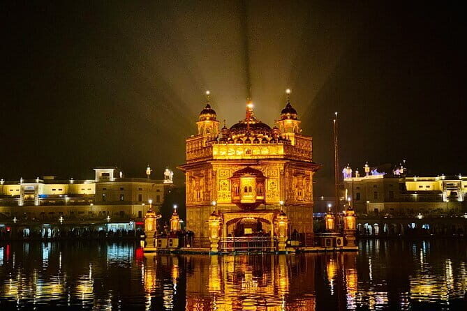 Golden Temple Night Light Ceremony with a Sikh - Key Points