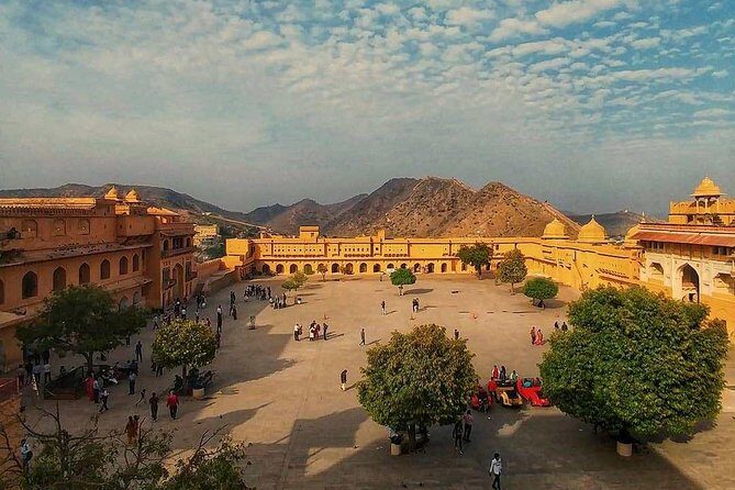 Golden Triangle Tour 3 Nights 4 Days : { Taj Mahal at Sunrise } - Exploring Jaipur: The Pink City