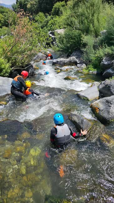 Gole Alcantara: Body Rafting, Scivoli e Tuffi nel Fiume - Key Points
