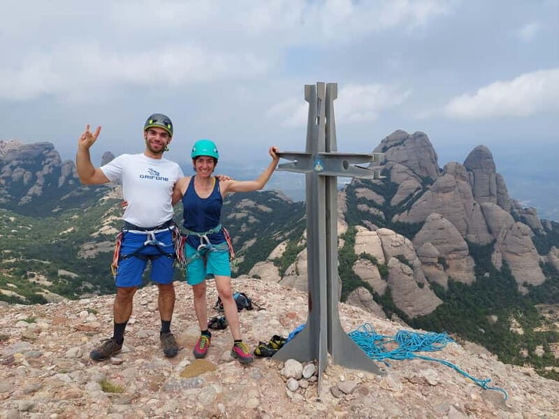 Gorros de Montserrat: climb and enjoy the magical mountain from its peaks. - The Value of a Guided Climbing Tour