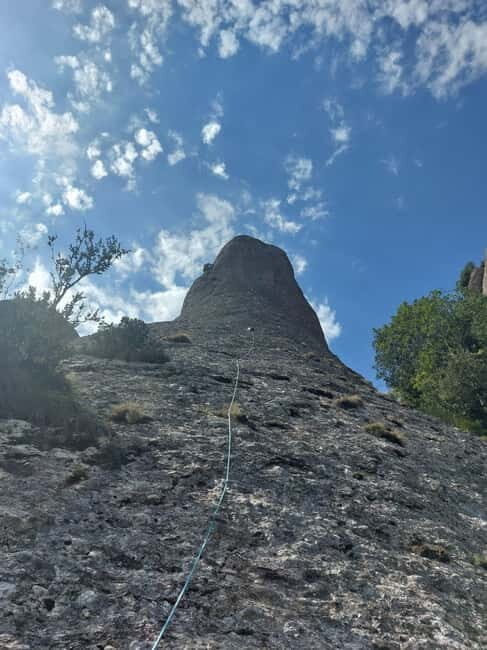 Gorros de Montserrat: climb and enjoy the magical mountain from its peaks. - FAQ