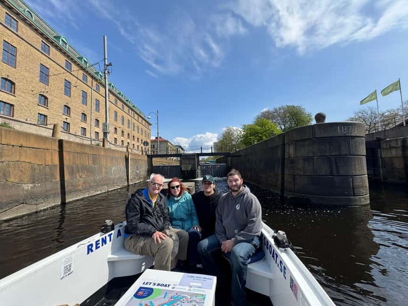 Gothenburg: Private Göta Älv Boat Tour with Pickup - FAQ