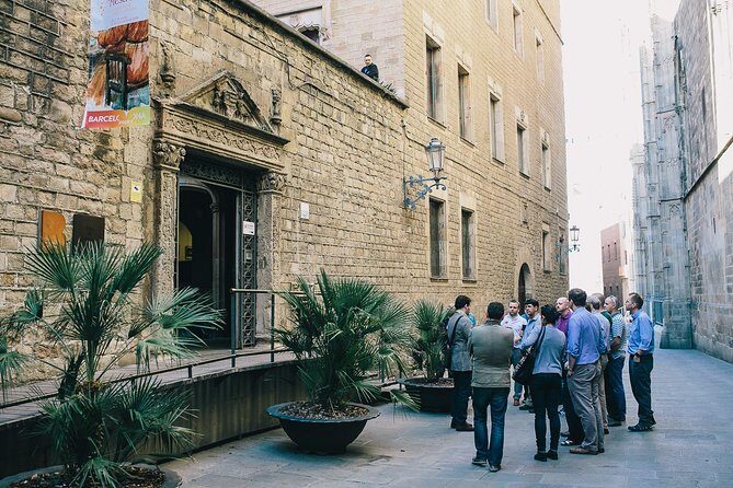 Gothic Quarter Insights & Tapas Experience - Exploring the Gothic Quarter: A Journey of History, Architecture, and Flavor