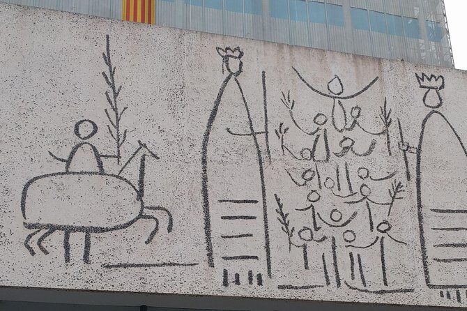 Gothic Quarter Private Tour with Sagrada Familia Skip the Line - Authentic Experiences and Unique Insights