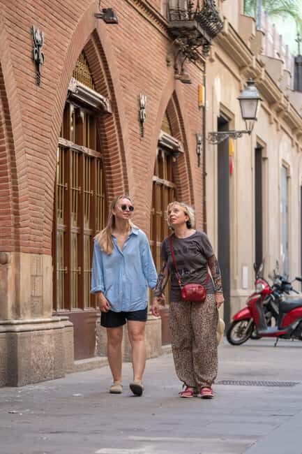 Gothic Quarter Secrets: Guided Walking Tour - Key Points