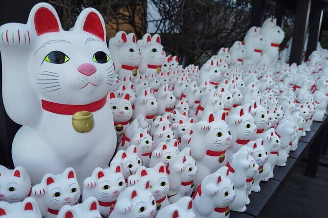 Gotokuji Temple Walking Tour with Numerous cat statues - Practical Details and What to Expect
