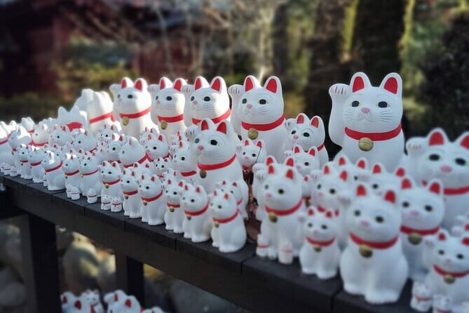 Gotokuji Temple Walking Tour with Numerous cat statues - Why This Tour Is Worth Considering