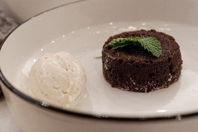 Gourmet Dining Experience - Key Points