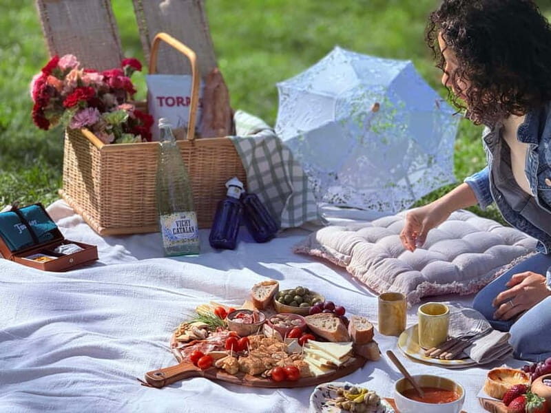 Gourmet Spanish Tapas Picnic in Retiro Park (Private) - An In-Depth Look at the Gourmet Tapas Picnic Experience