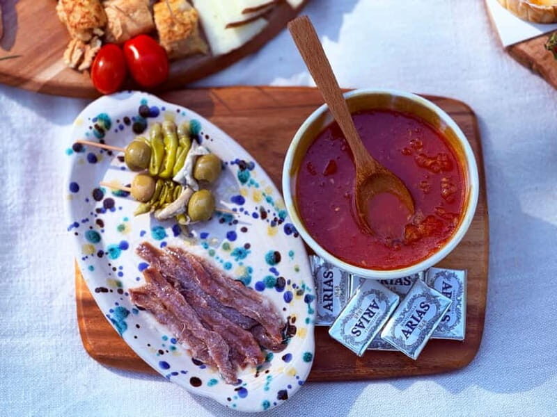 Gourmet Spanish Tapas Picnic in Retiro Park (Private) - Summary of the Experience