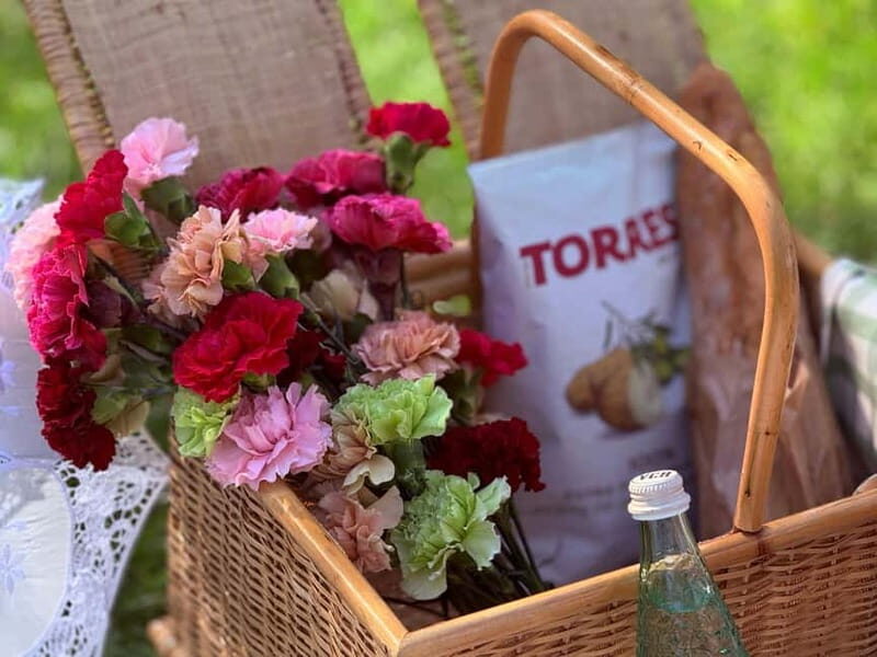 Gourmet Spanish Tapas Picnic in Retiro Park (Private) - FAQs