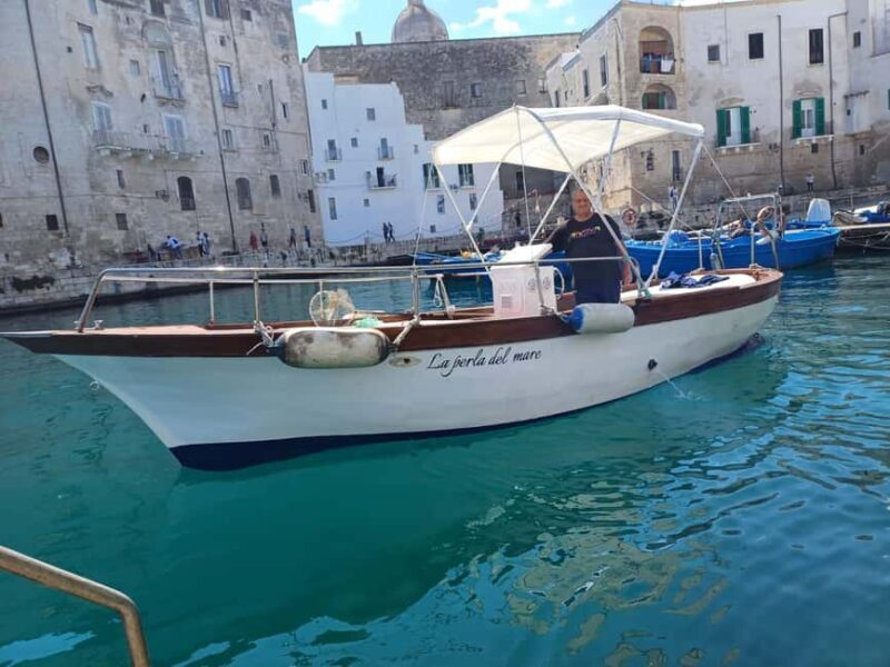 Gozzo tour along the coast of Monopoli - Key Points