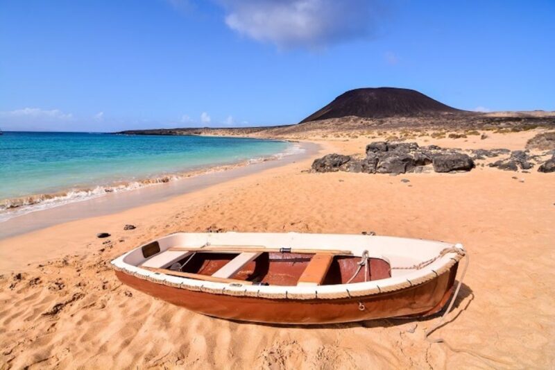 Graciosa Island: Jeep Safari Playa De las Conchas - Who Should Consider This Tour?