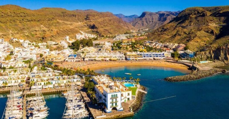 Gran Canaria: Full-Day Island Sightseeing Coach Tour - Transportation & Group Experience