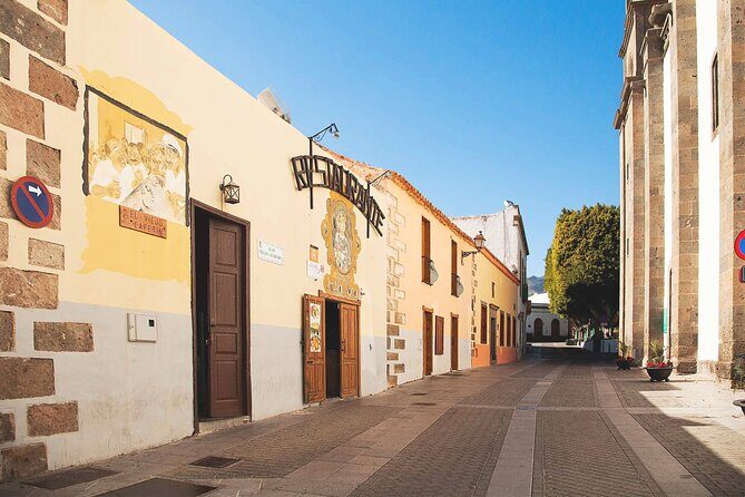 Gran Canaria Historical Tour - Transport, Group Size, and Practicalities