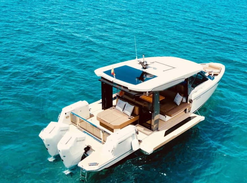 Gran Canaria: Private Luxury Boat Charter with Food & drinks - Key Points