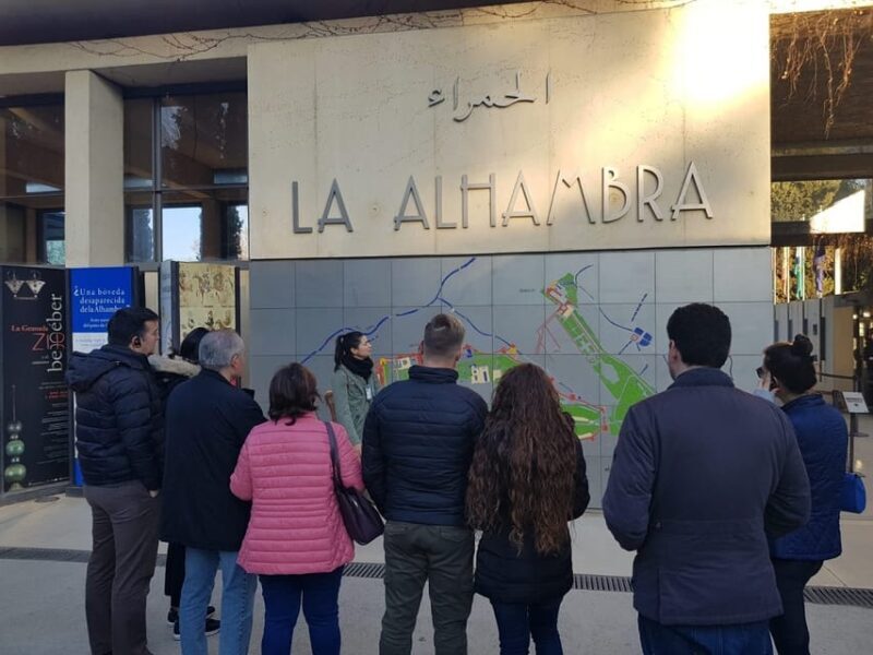 Granada: Alhambra and Albaicín Small Group Tour - Key Points