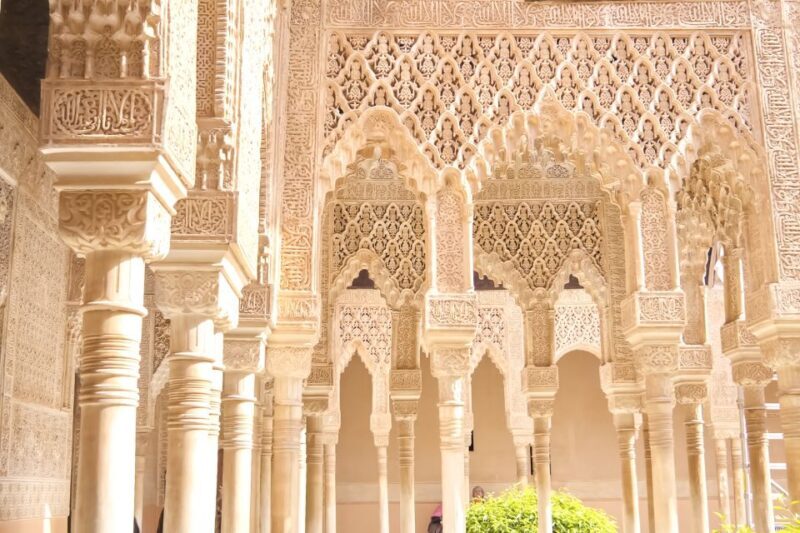 Granada: Alhambra and Generalife Private Fast-Track Tour - What You Can Expect from This Tour
