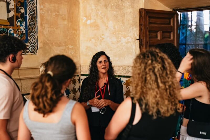 Granada: Alhambra and Nasrid Palaces Guided Tour at Night - The Sum Up