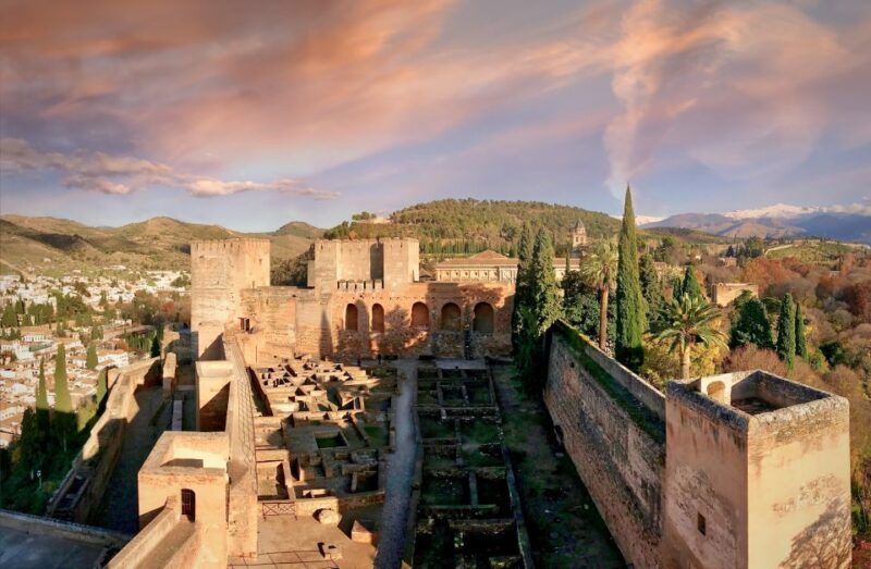Granada: Alhambra Fast-Track Guided Tour - Things to Keep in Mind