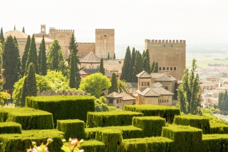 Granada: Alhambra Gardens, Generalife & Alcazaba Guided Tour - Practical Details: What You Need to Know