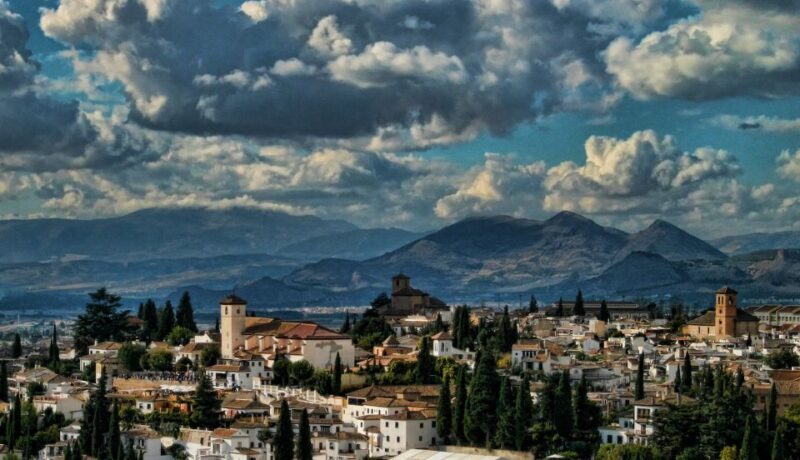 Granada: Alhambra, Generalife & Albaicin Private Tour - FAQs