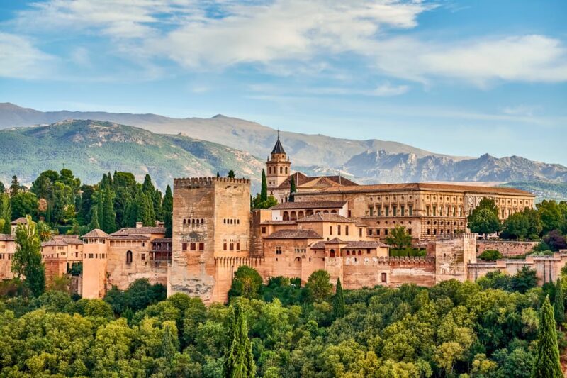 Granada: Alhambra Guided Tour and Flamenco Show - Who Is This Tour Best For?