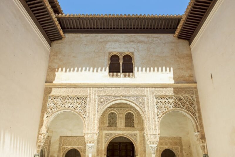 Granada: Alhambra, Nasrid, and Generalife Private Tour - Key Points