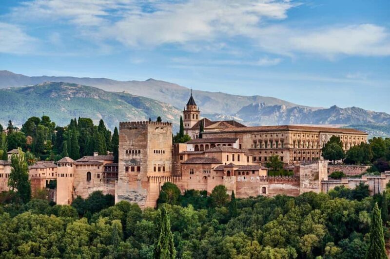 Granada: Alhambra, Nasrid Palaces & Gardens guided Tour - Who Should Book This Tour?