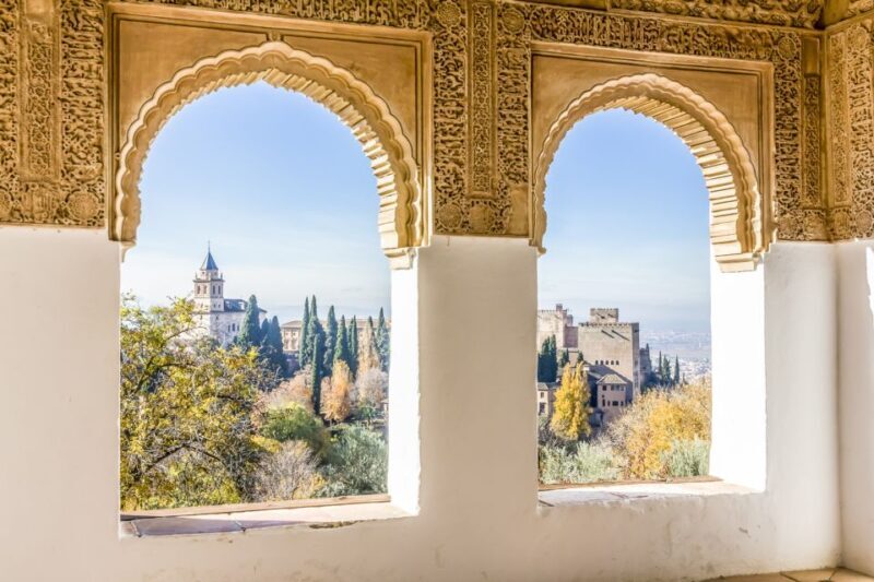 Granada: Alhambra Small Group Tour with Nasrid Palaces - Who Should Consider This Tour?