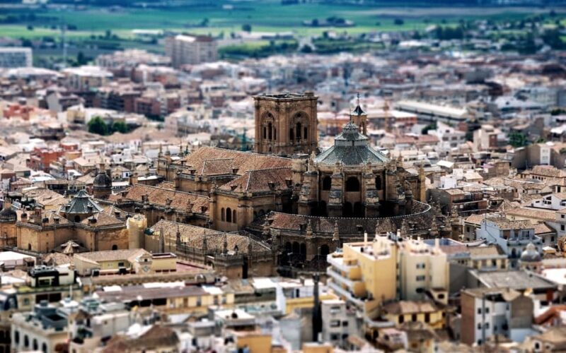 Granada and Albaicin: Historical Private Tour - Visiting Granada Cathedral: A Masterpiece of Renaissance Architecture