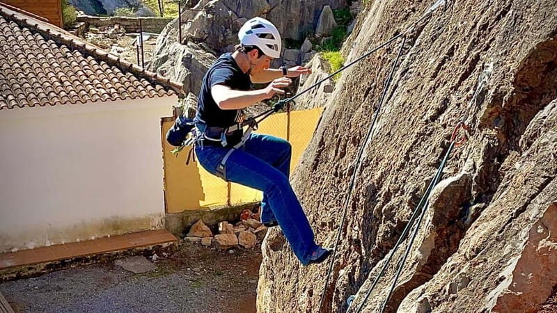 Granada: Belaying Course in a Climbing Falls - Introduction: Setting the Scene for a Practical Climbing Course