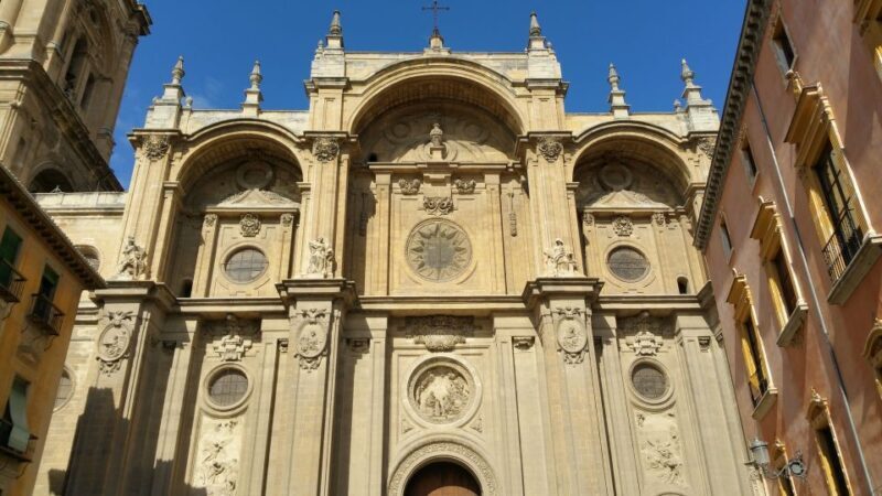 Granada: Cathedra&Royal Chapel & Albaicín skip the line Tour - Key Points