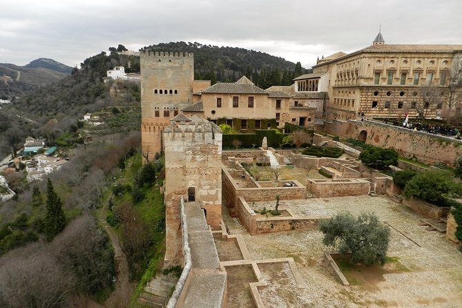 Granada Day Trip: Alhambra & Nazaries Palaces from Seville - The Itinerary: What You Can Expect