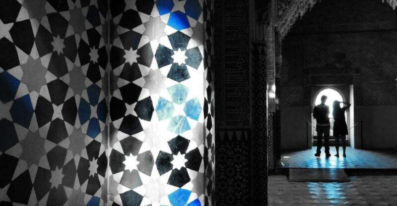 Granada: Fast-Track Alhambra & Nasrid Palaces Guided Tour - Diving Deep into the Alhambra Experience