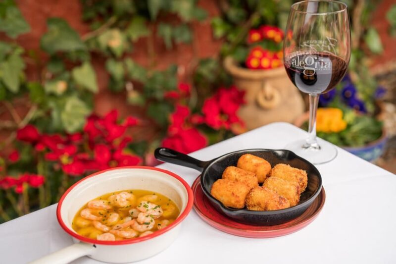 Granada: Flamenco Show with Dinner at Jardines de Zoraya - Who Will This Experience Suit Best?