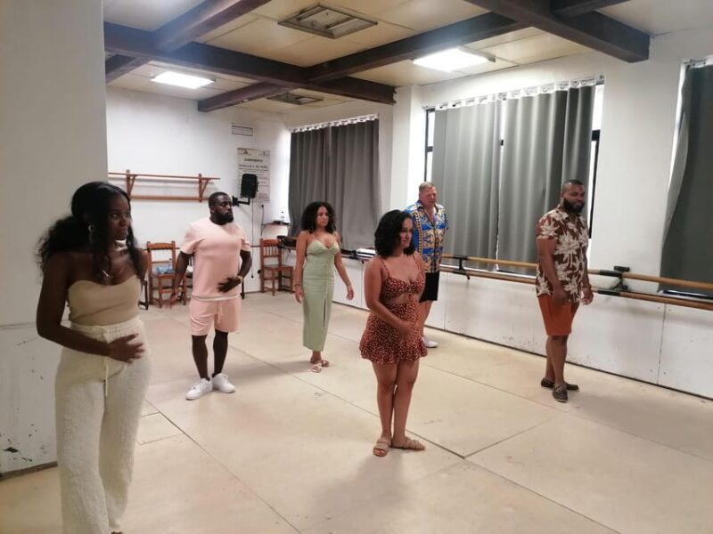 Granada: Latin Dance and Salsa Class Experience - Key Points