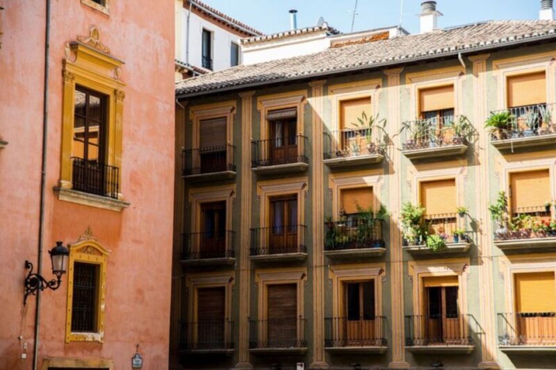 Granada: Private custom tour with a local guide - Key Points