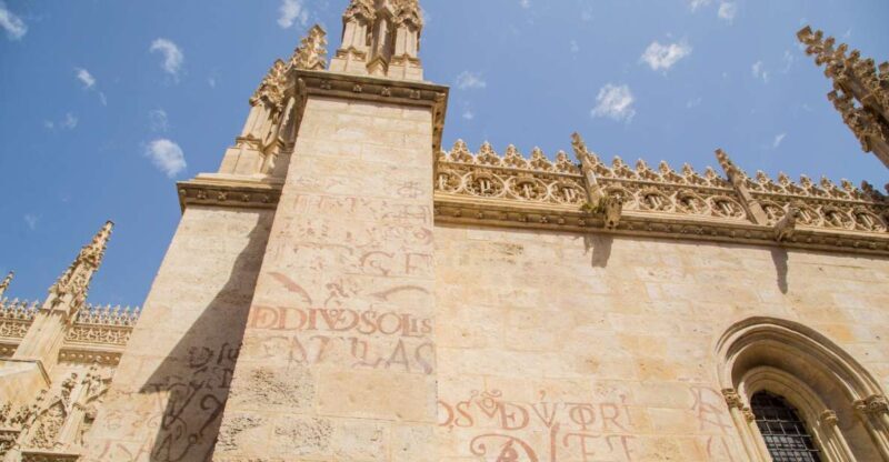 Granada: Royal Chapel and Historical Center Walking Tour - Key Points