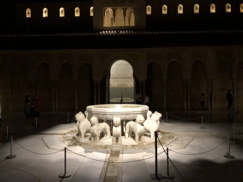 Granada: The Alhambra and Nasrid Palaces Guided Night Tour - What to Expect from the Night Tour of the Alhambra and Nasrid Palaces