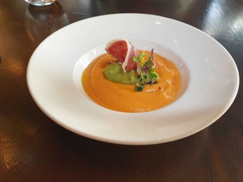 Granada: Walking Food Tour - Guides and Personal Touch