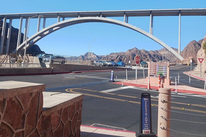 Grand Canyon Skywalk Hoover Dam and Seven Magic Mountains - Starting with Las Vegas: A Classic Photo Op