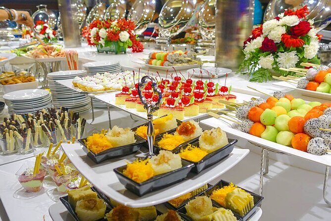 Grand Pearl Luxury Dinner Cruise Experience at Bangkok - Who Should Consider This Tour?