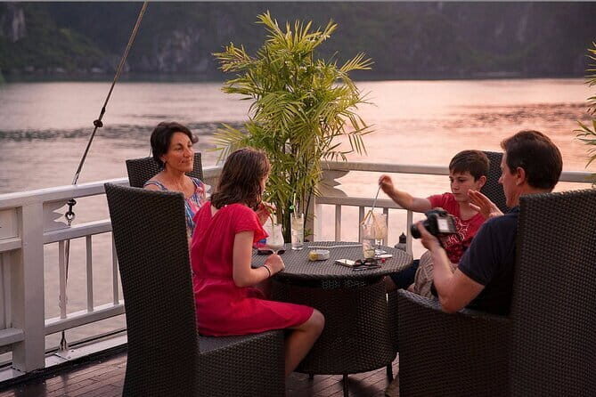 Gratiot Boutique Cruise Elegant 2 Day Halong Bay Escape - Key Points