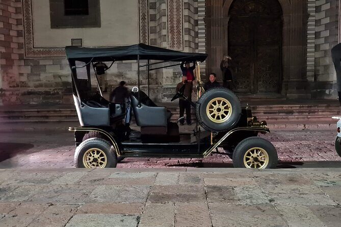 Great tour in a vintage Ford-T electric car (replica) - Authentic Experiences and Trip Highlights
