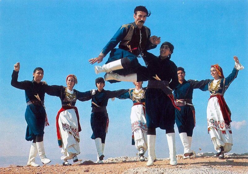 Greek dance lessons - A Detailed Look at the Experience