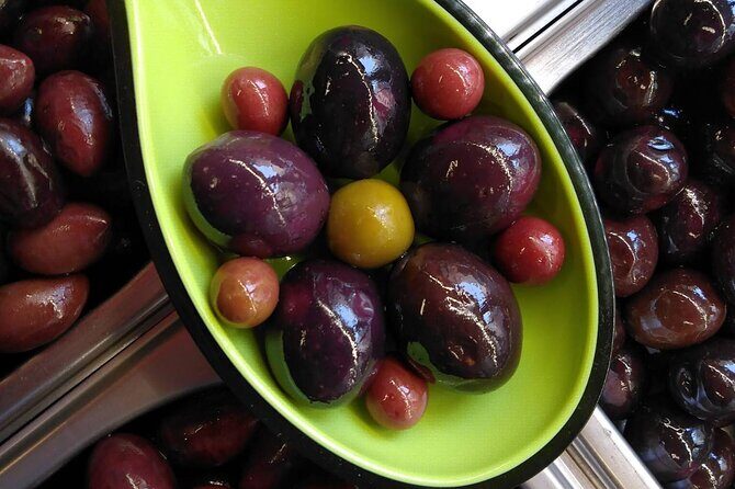 Greek Olives and Olive Oil Tasting in Athens - An In-Depth Look at the Olive Tasting Experience