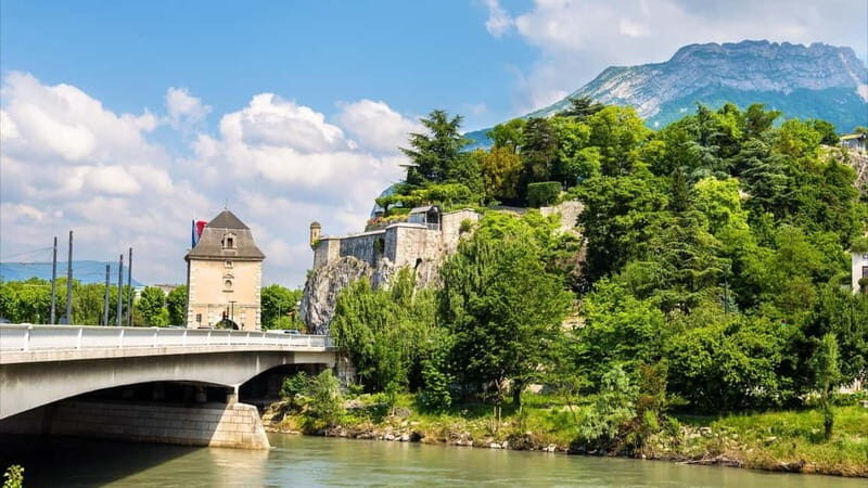 Grenoble: 2-hour Best Intro Walking Tour with a Local - Why Choose This Tour?